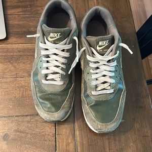 Nike Air Max - Forest Green - size 12 - worn